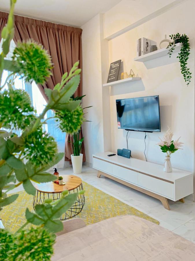 Netflix Two Bedroom Troika Kota Bharu Homestay 182 Экстерьер фото